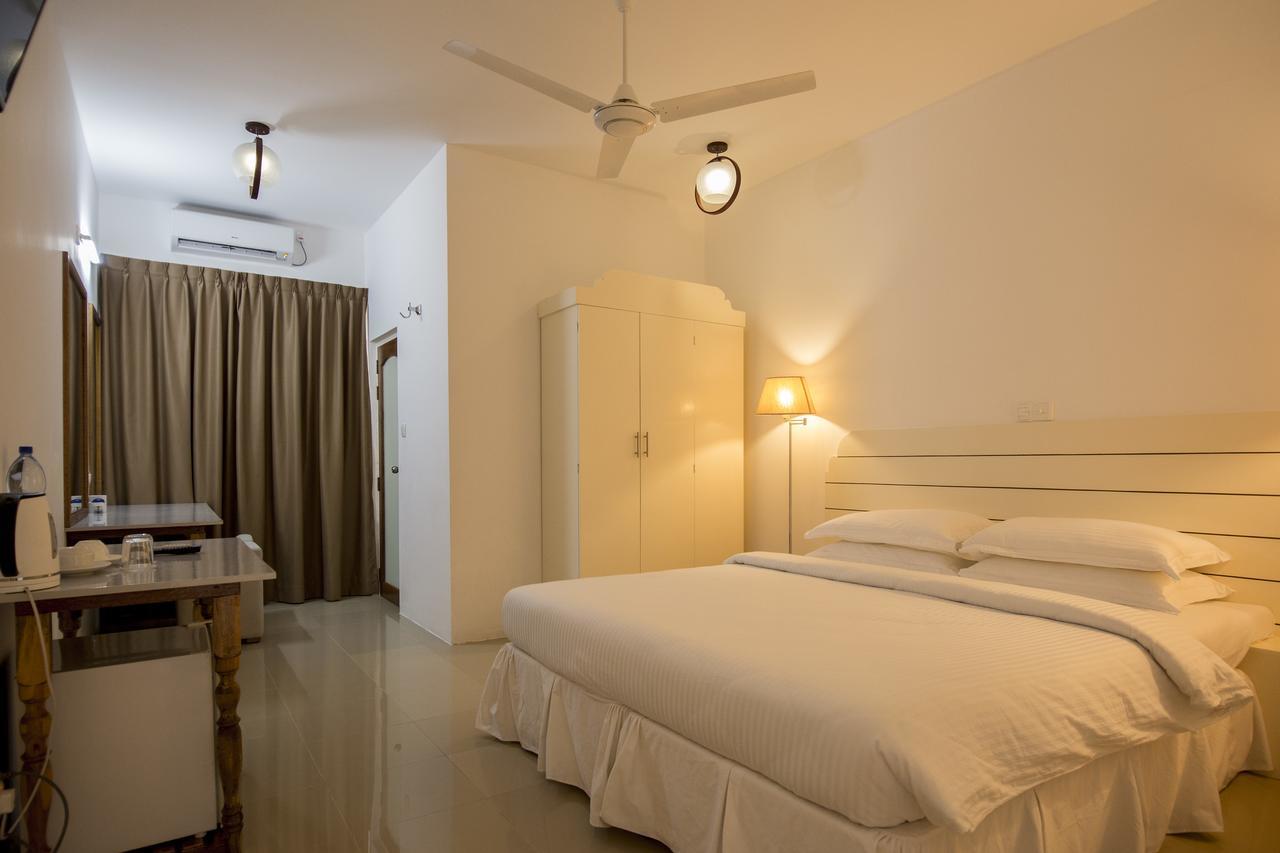 Dhigurah Retreat Beach Exteriör bild