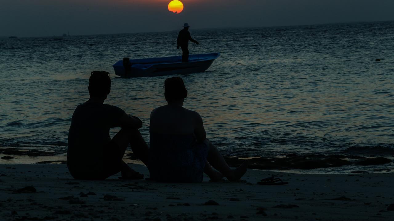 Dhigurah Retreat Beach Exteriör bild