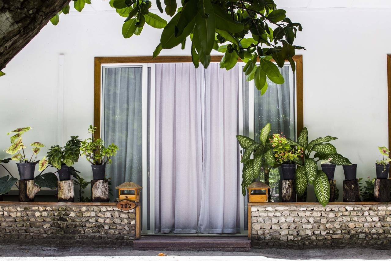 Dhigurah Retreat Beach Exteriör bild